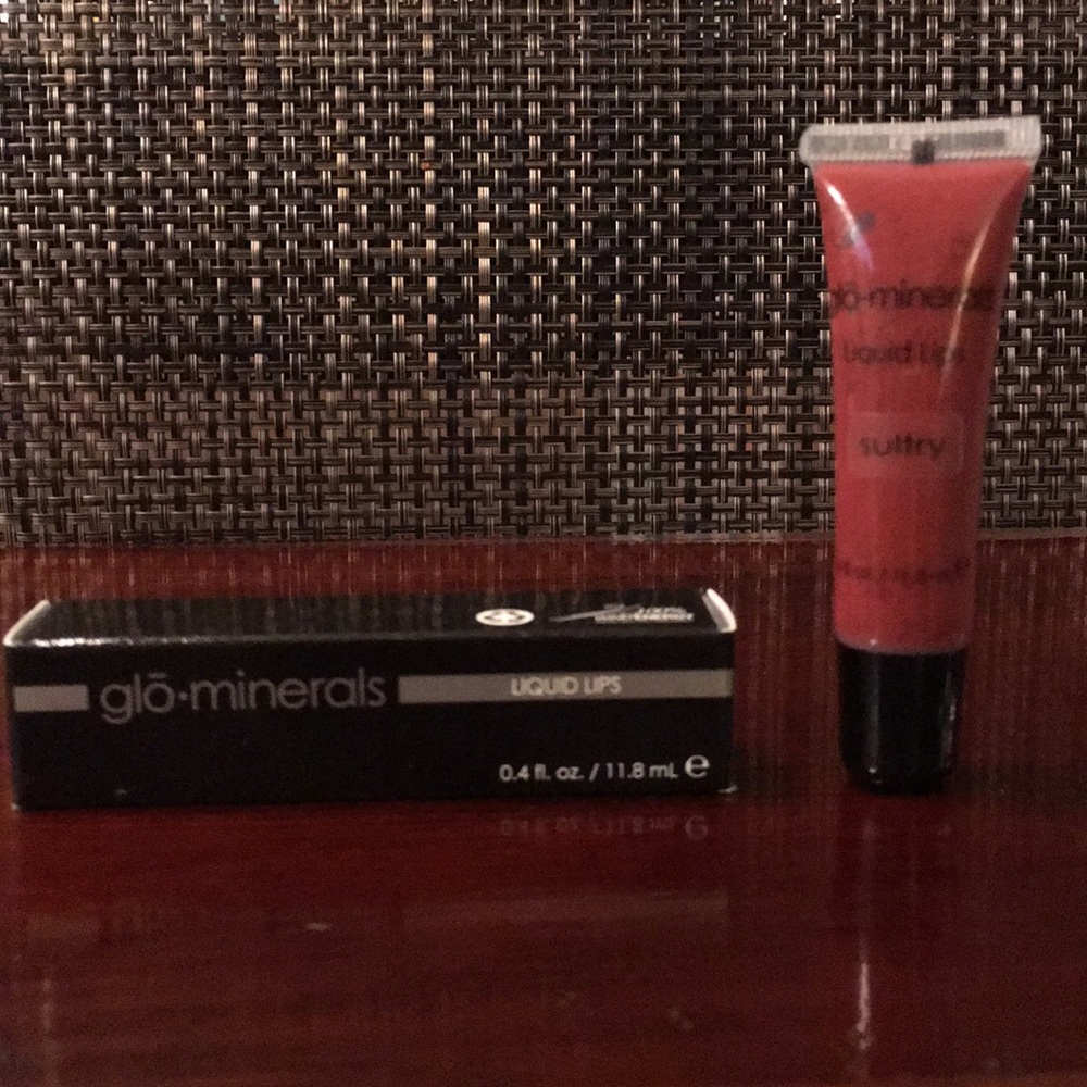 Sultry Glo Minerals Liquid Lips